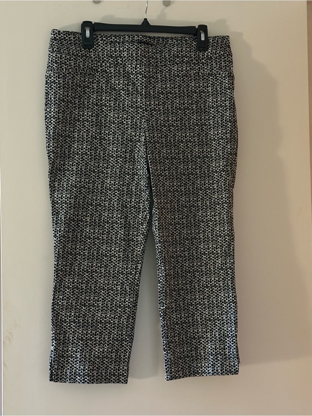 Hilary Radley Black and White Textured Ponte Cropped Pants